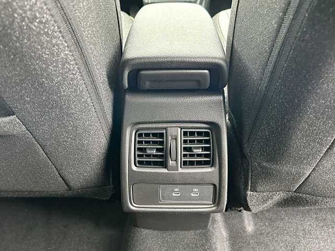 Renault Captur Mild Hybrid 140 EDC TECHNO