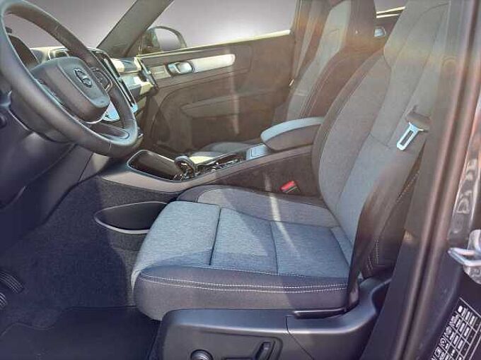 Volvo XC40 B3 B DKG Plus Black Edition
