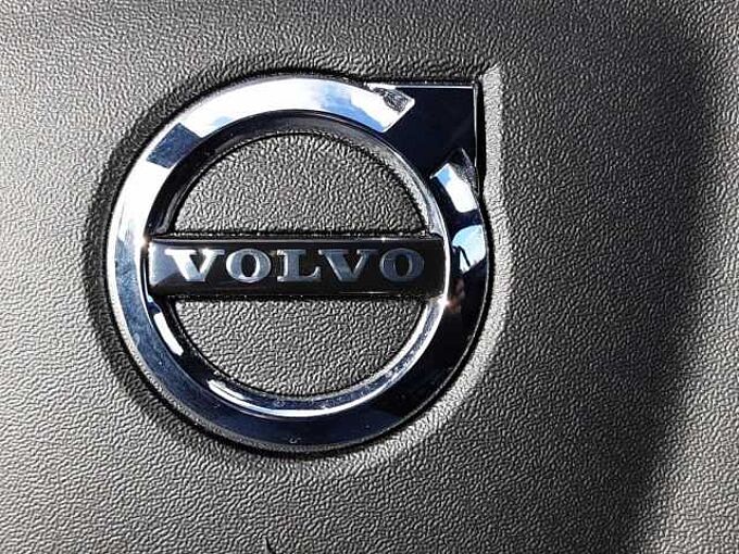 Volvo XC 40 Plus Black Edition 2WD