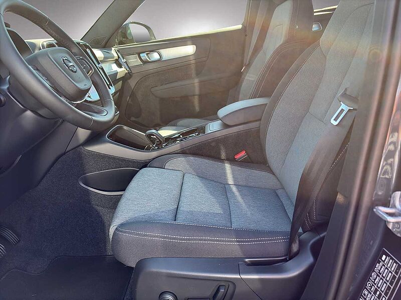 Volvo XC40 B3 B DKG Plus Black Edition